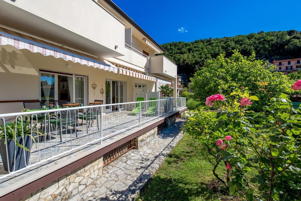 Apartments Rosovic J&C Moscenicka Draga Exterior photo