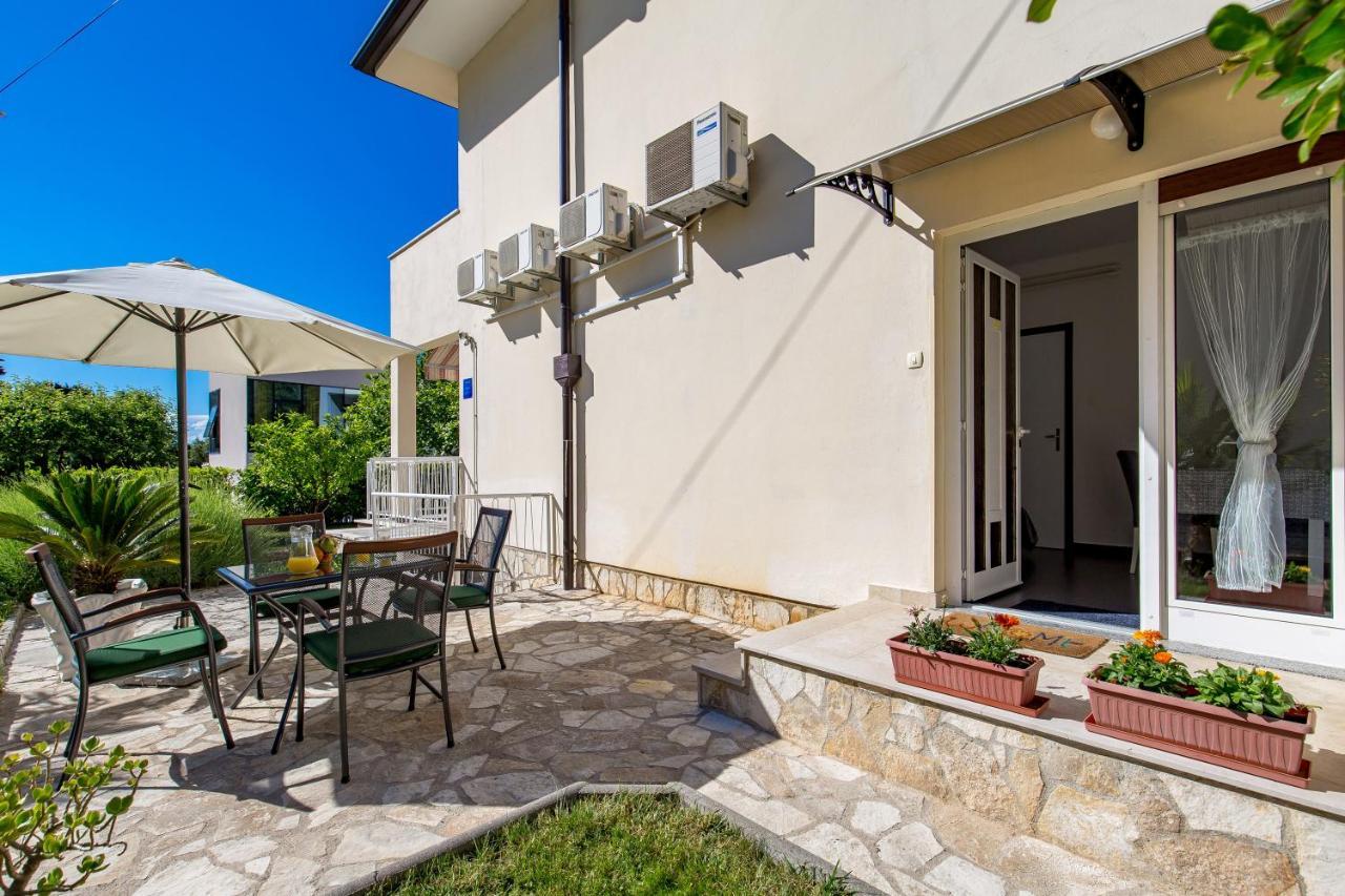 Apartments Rosovic J&C Moscenicka Draga Exterior photo