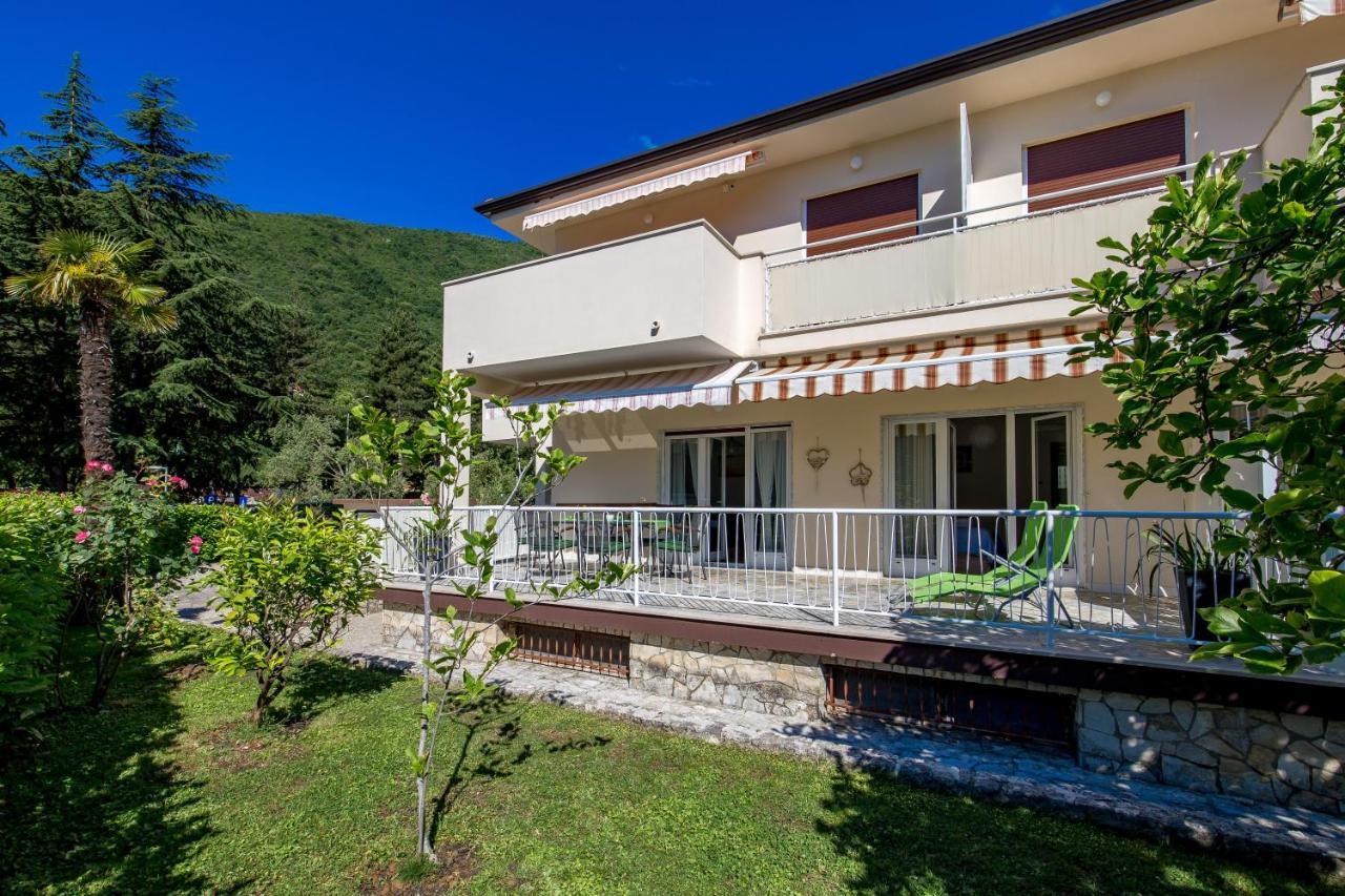 Apartments Rosovic J&C Moscenicka Draga Exterior photo